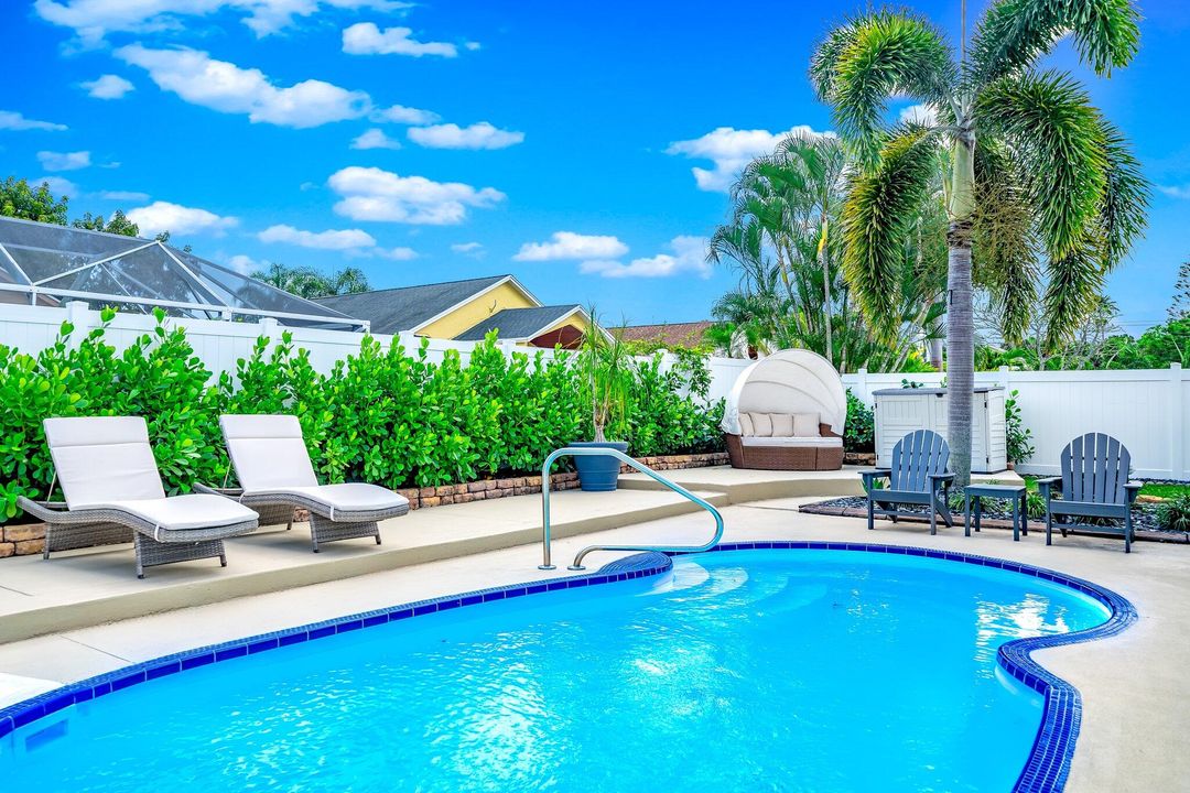 Recently Sold: $645,000 (3 beds, 3 baths, 1964 Square Feet)