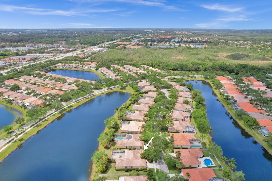 Active With Contract: $750,000 (4 beds, 3 baths, 2581 Square Feet)