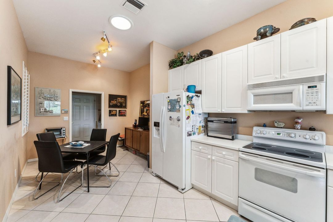 For Sale: $460,000 (2 beds, 2 baths, 1666 Square Feet)