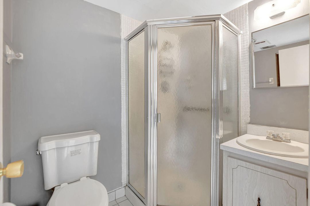 待售: $215,000 (2 贝兹, 2 浴室, 1167 平方英尺)
