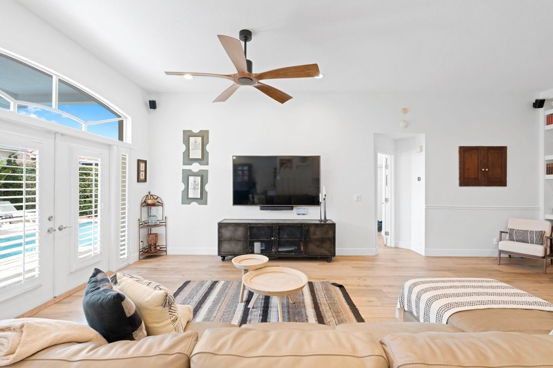 Active With Contract: $819,000 (3 beds, 2 baths, 1861 Square Feet)