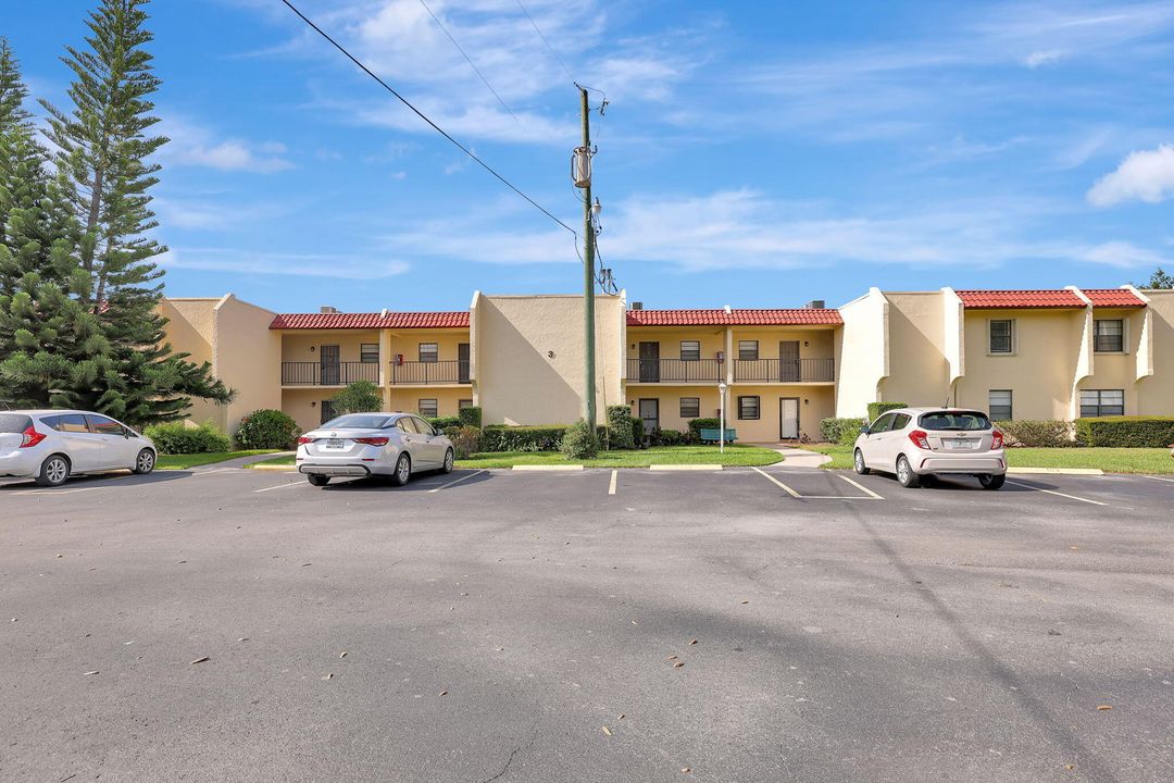 Active With Contract: $167,900 (2 beds, 1 baths, 1014 Square Feet)