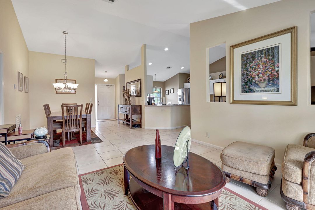 Active With Contract: $570,000 (3 beds, 2 baths, 1638 Square Feet)