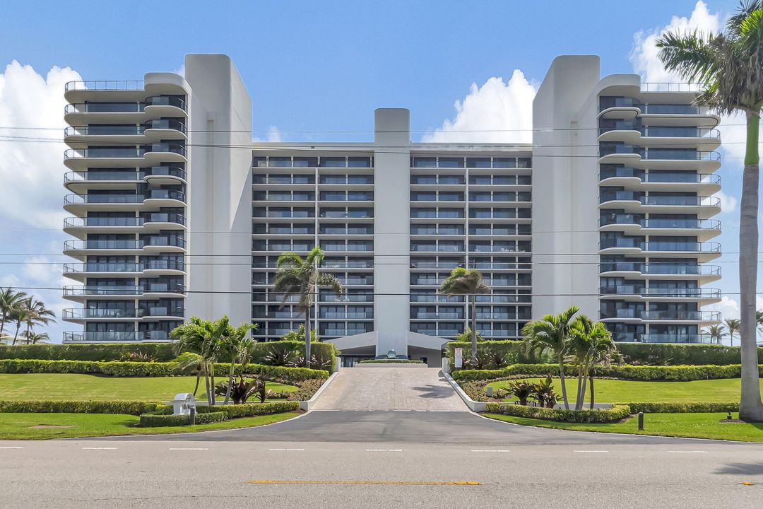 For Sale: $2,750,000 (3 beds, 2 baths, 2475 Square Feet)