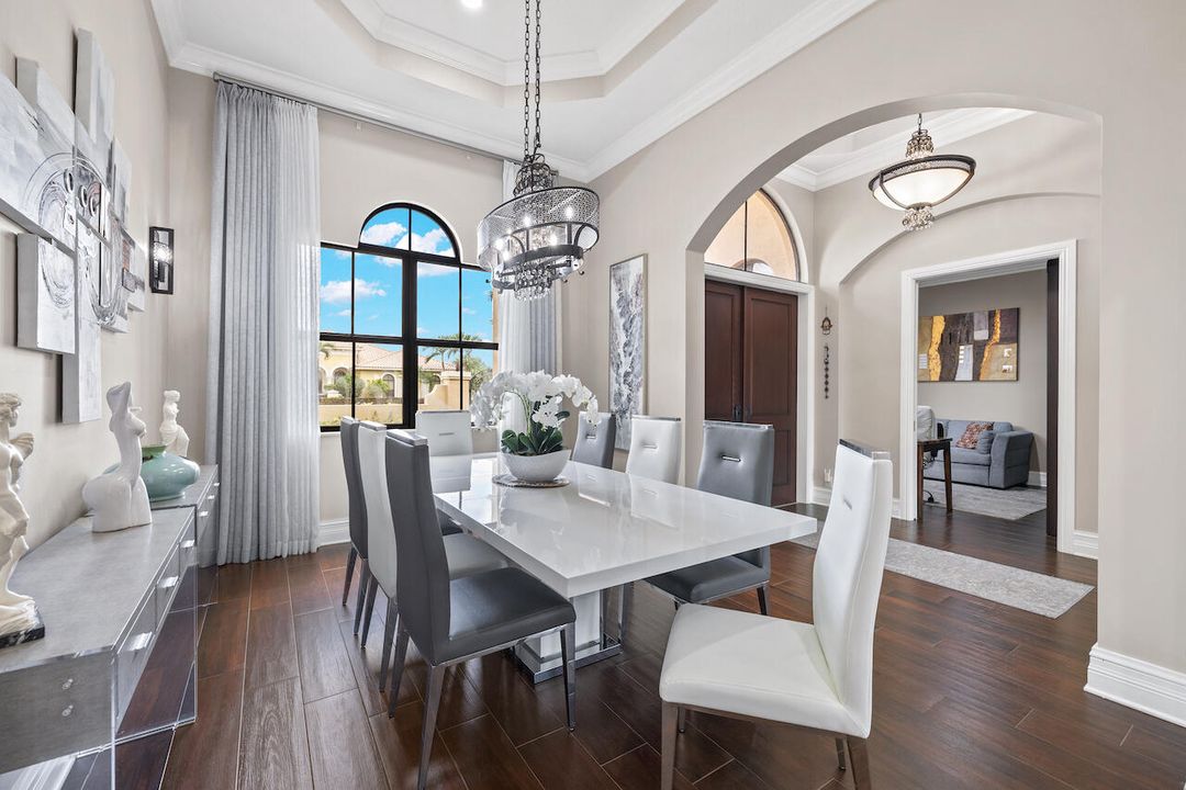 For Sale: $1,500,000 (4 beds, 3 baths, 3962 Square Feet)