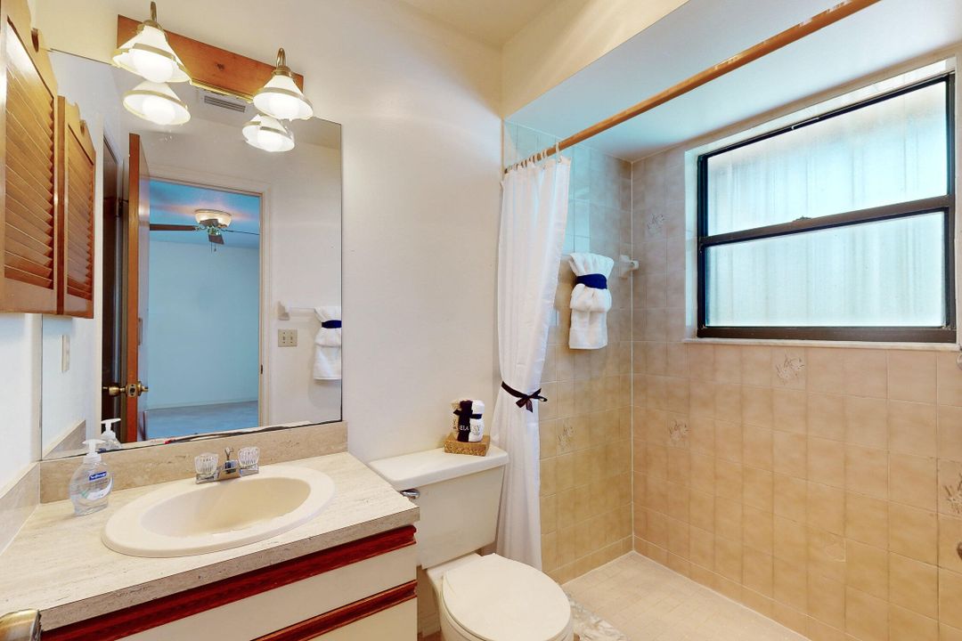 For Sale: $399,950 (2 beds, 2 baths, 1355 Square Feet)