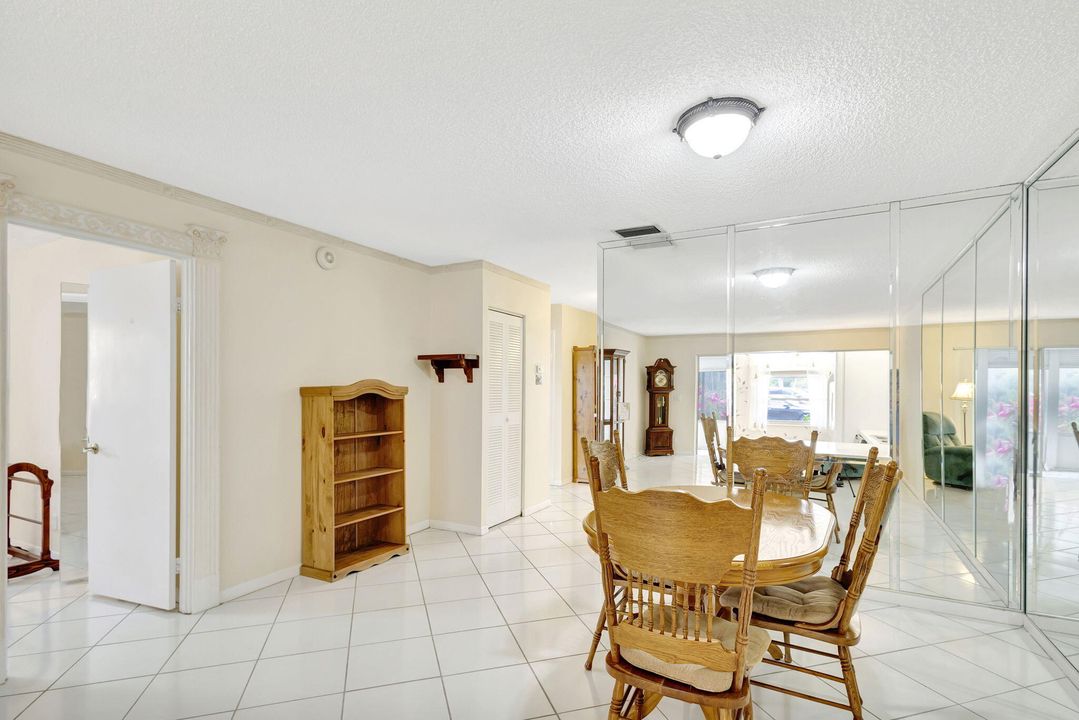 For Sale: $199,000 (2 beds, 2 baths, 1036 Square Feet)