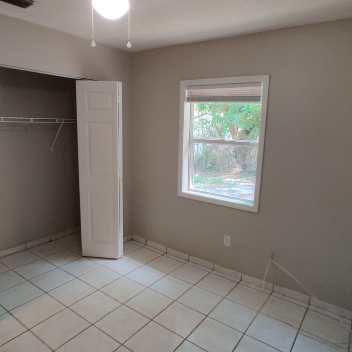 For Sale: $265,000 (3 beds, 1 baths, 975 Square Feet)