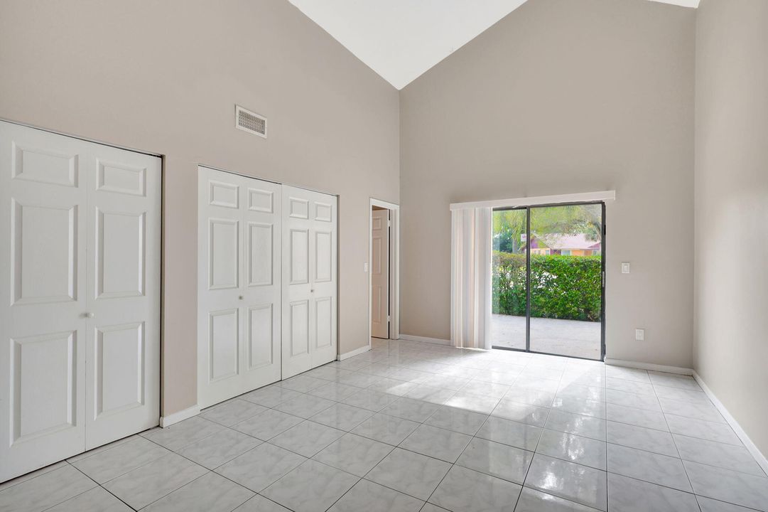 Active With Contract: $318,000 (2 beds, 2 baths, 1318 Square Feet)