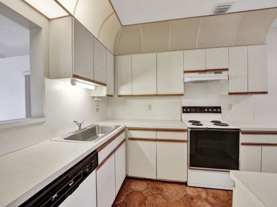 Activo con contrato: $199,900 (2 camas, 2 baños, 1252 Pies cuadrados)