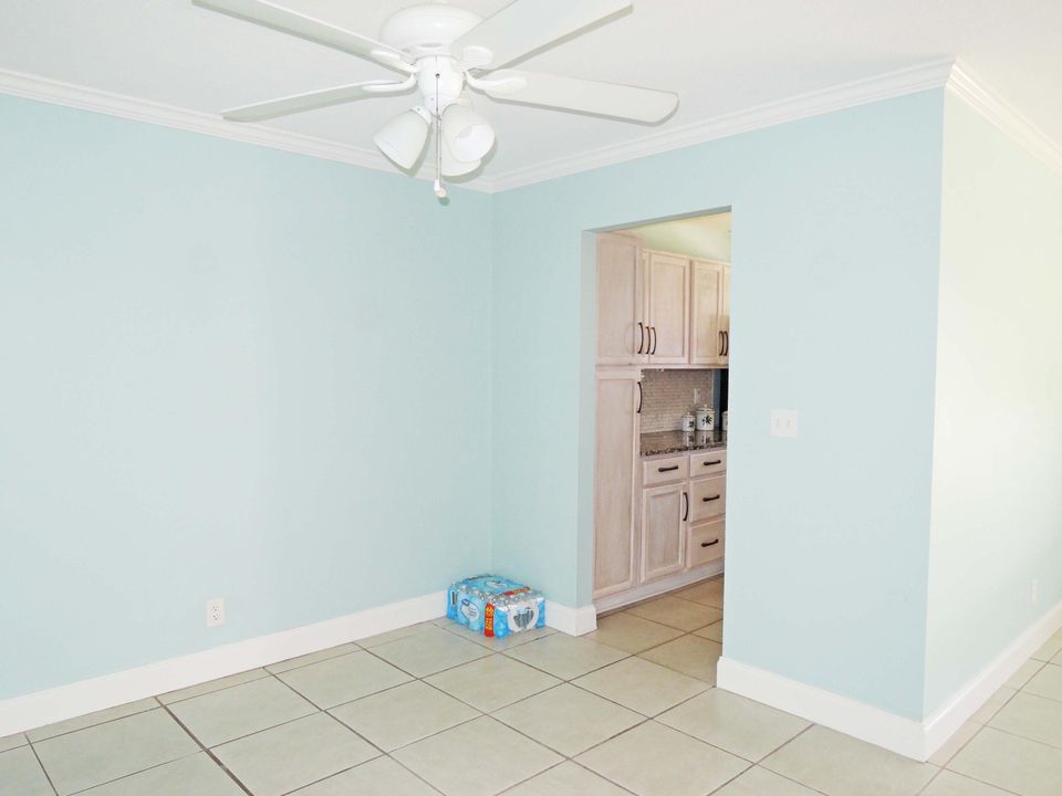 For Sale: $187,900 (2 beds, 2 baths, 1120 Square Feet)