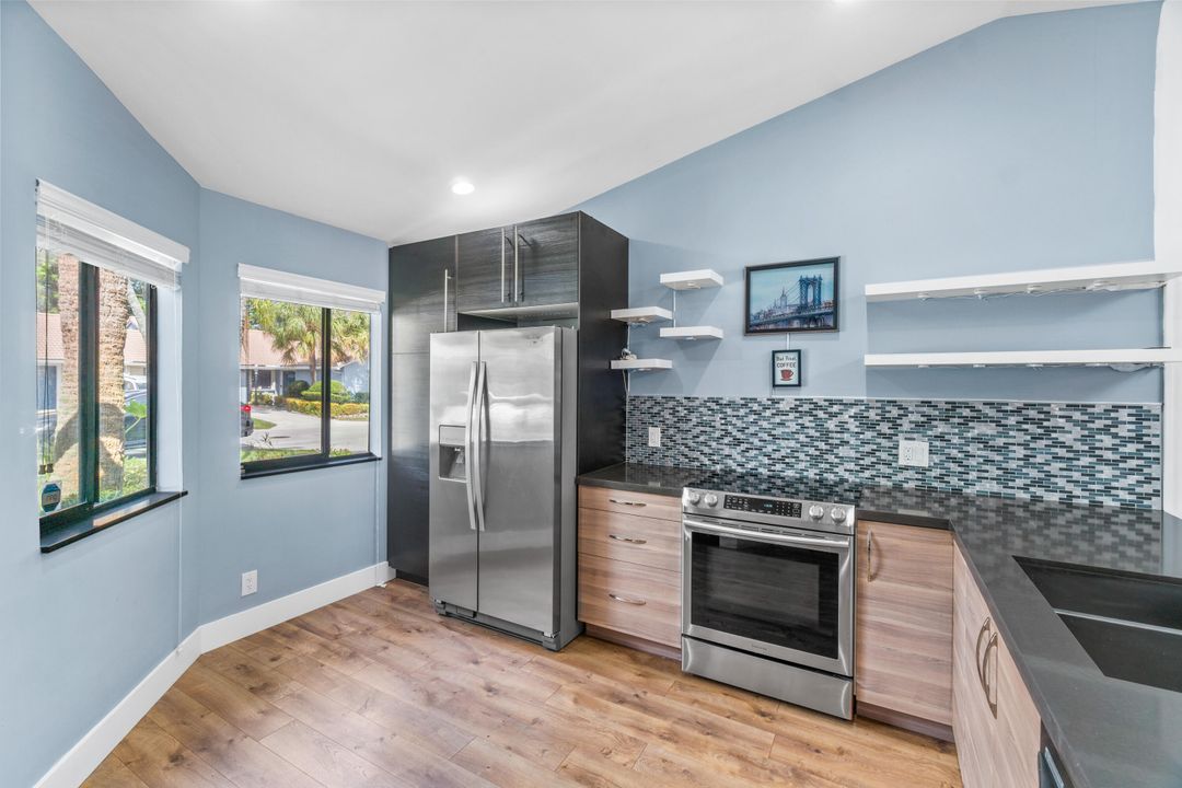 Active With Contract: $350,000 (2 beds, 2 baths, 1113 Square Feet)