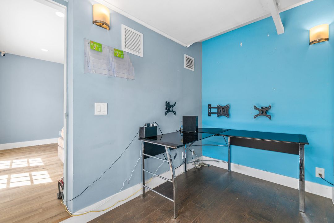 Active With Contract: $350,000 (2 beds, 2 baths, 1113 Square Feet)