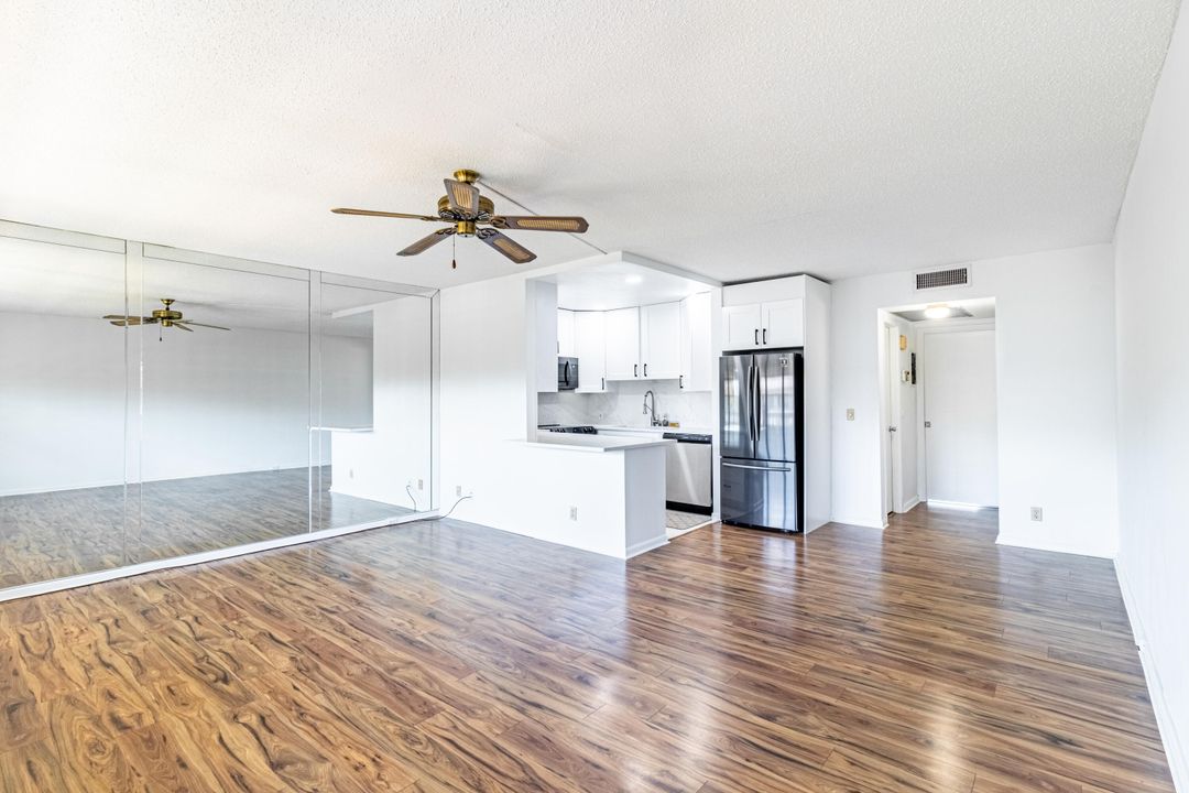 Active With Contract: $119,900 (1 beds, 1 baths, 720 Square Feet)