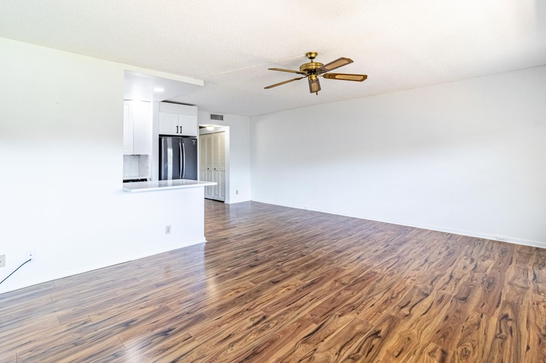 Active With Contract: $119,900 (1 beds, 1 baths, 720 Square Feet)