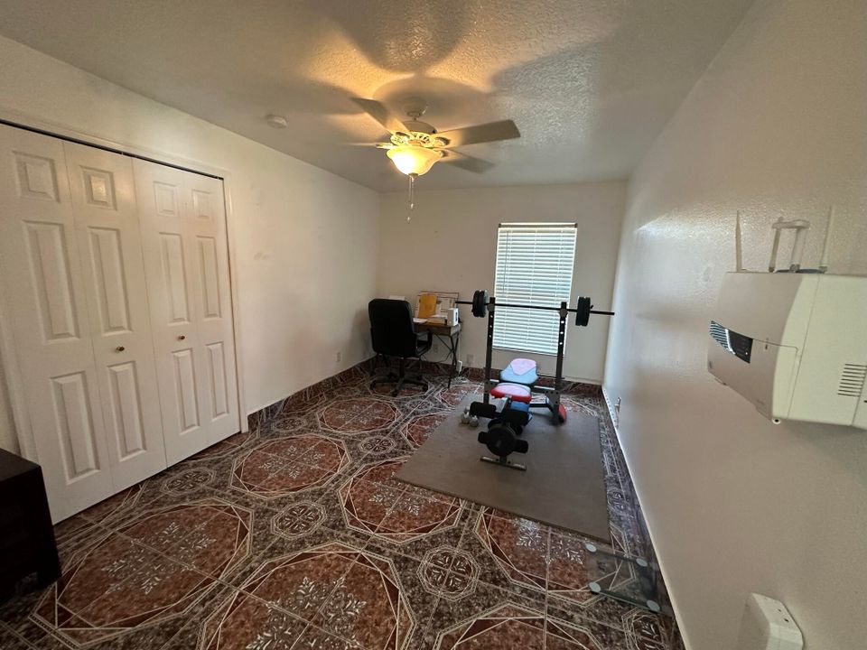 Active With Contract: $2,500 (4 beds, 2 baths, 2078 Square Feet)