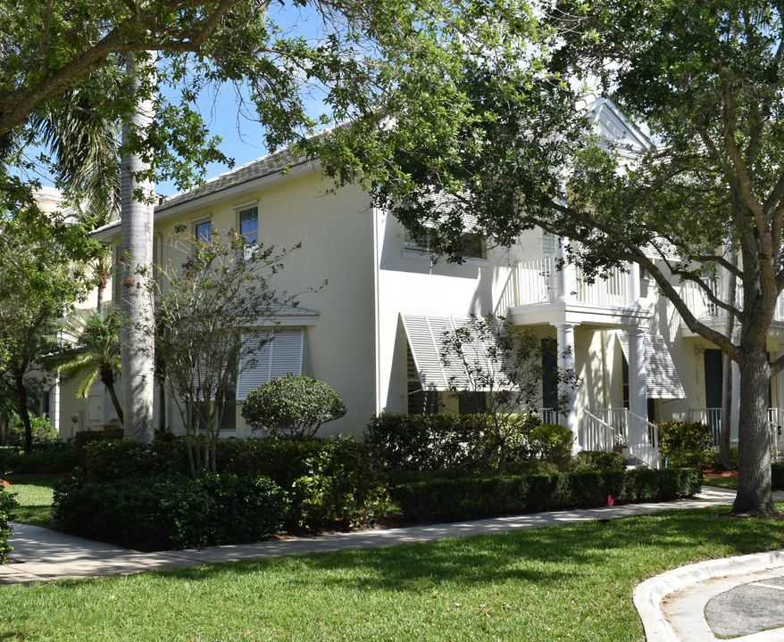 Active With Contract: $3,000 (3 beds, 2 baths, 1334 Square Feet)