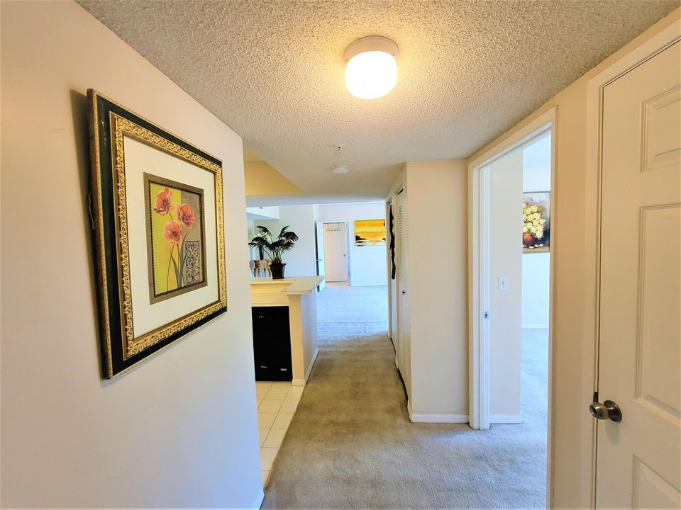 For Rent: $1,800 (2 beds, 2 baths, 1127 Square Feet)