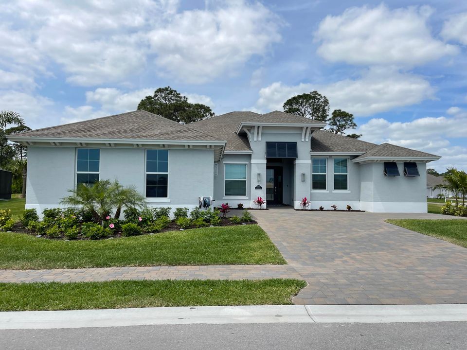 Recently Sold: $695,457 (4 beds, 3 baths, 2844 Square Feet)