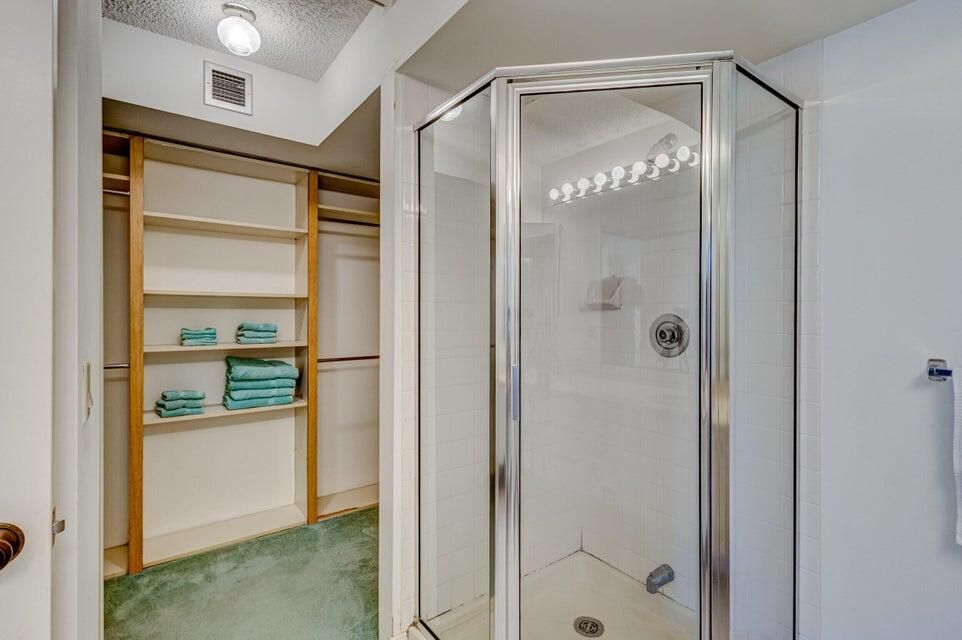 待售: $259,000 (2 贝兹, 2 浴室, 1385 平方英尺)