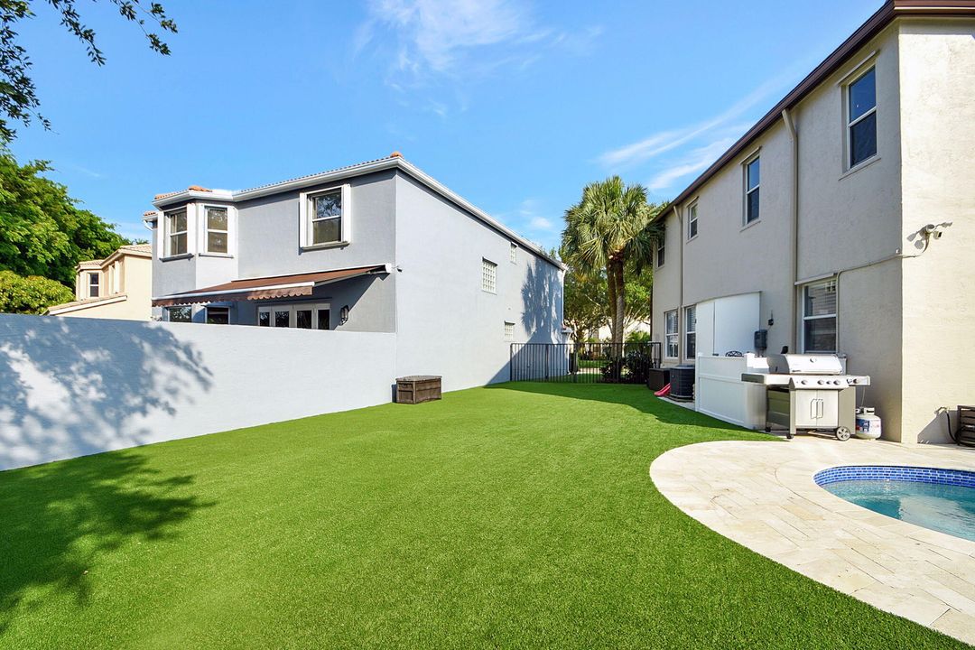 Active With Contract: $699,000 (4 beds, 2 baths, 2558 Square Feet)