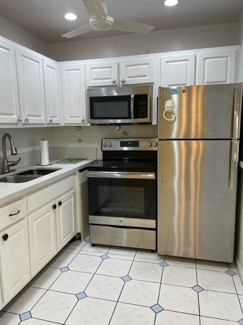 Active With Contract: $1,390 (1 beds, 1 baths, 612 Square Feet)