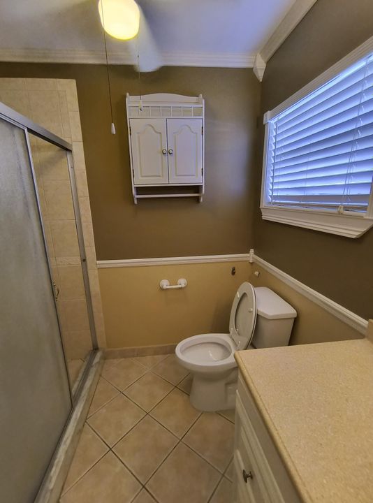 For Sale: $107,000 (1 beds, 1 baths, 611 Square Feet)