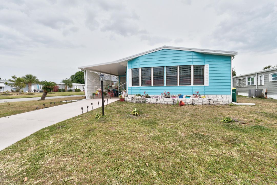For Sale: $236,900 (2 beds, 2 baths, 1407 Square Feet)