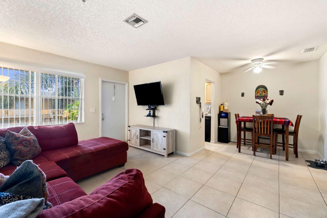 Active With Contract: $149,000 (1 beds, 1 baths, 576 Square Feet)