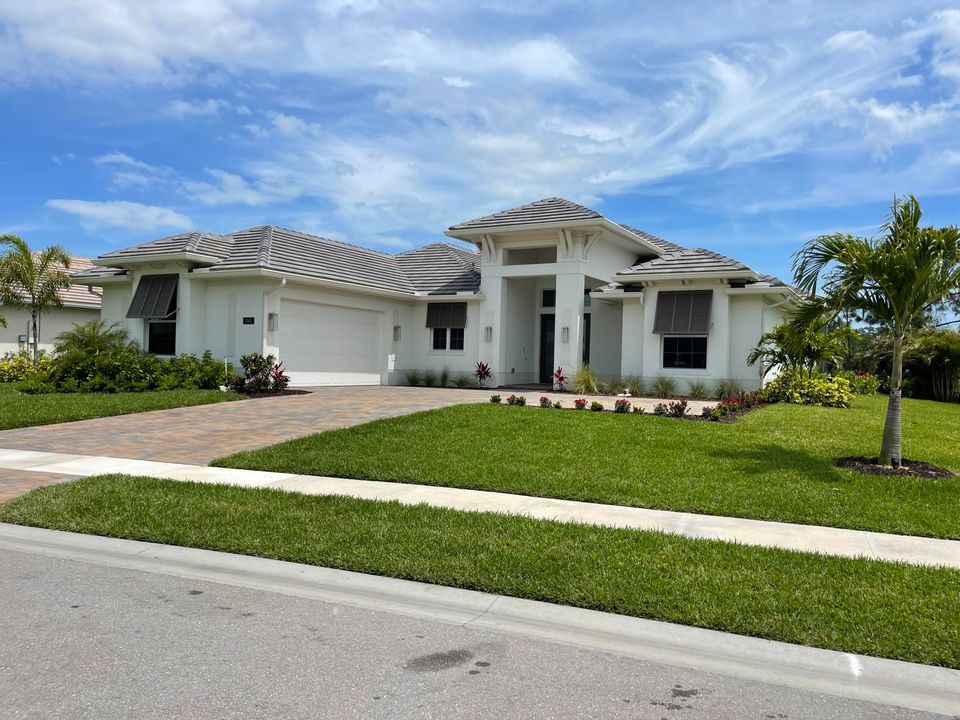 Recently Sold: $1,244,667 (3 beds, 2 baths, 2608 Square Feet)