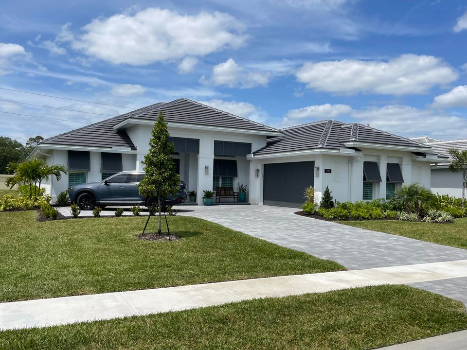 Recently Sold: $886,234 (3 beds, 3 baths, 2522 Square Feet)