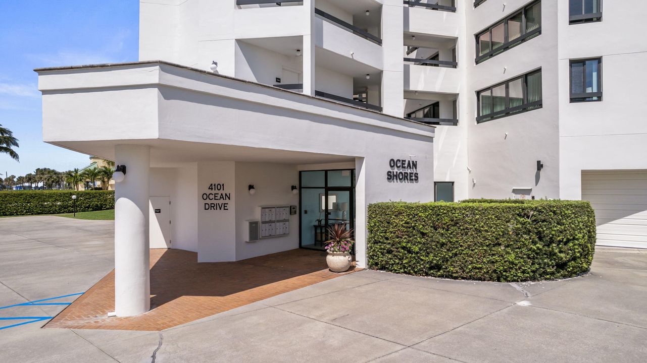 For Sale: $1,275,000 (2 beds, 2 baths, 1750 Square Feet)