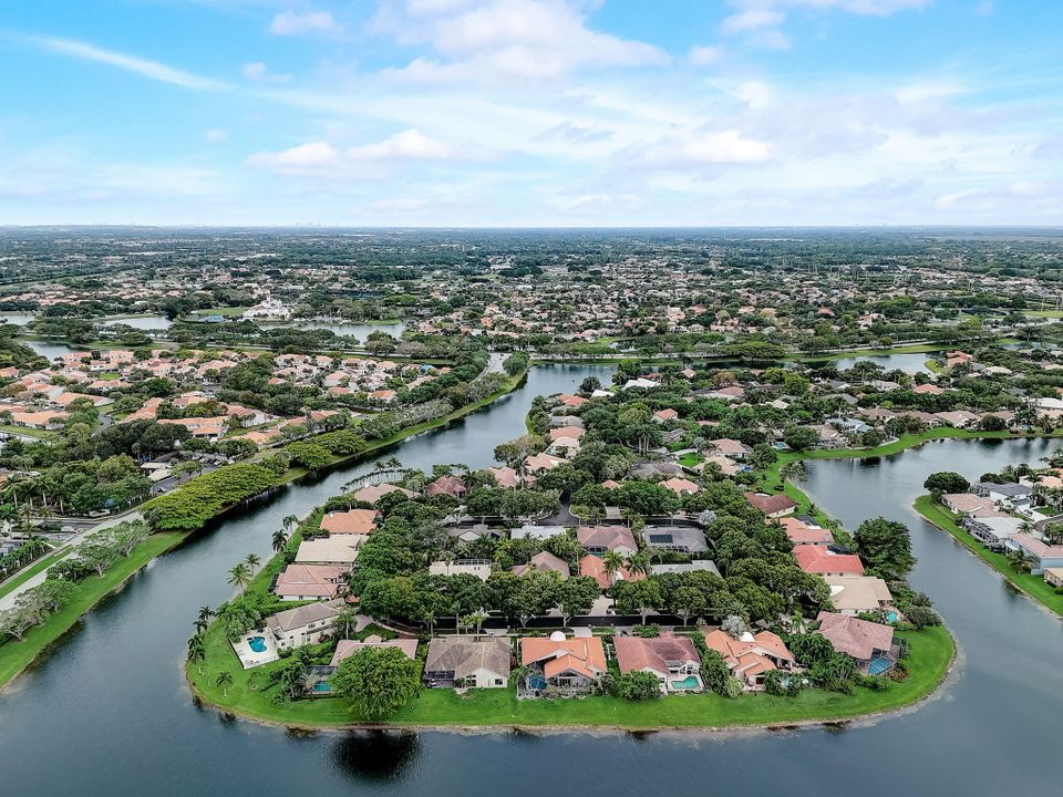 Active With Contract: $884,999 (4 beds, 2 baths, 2311 Square Feet)