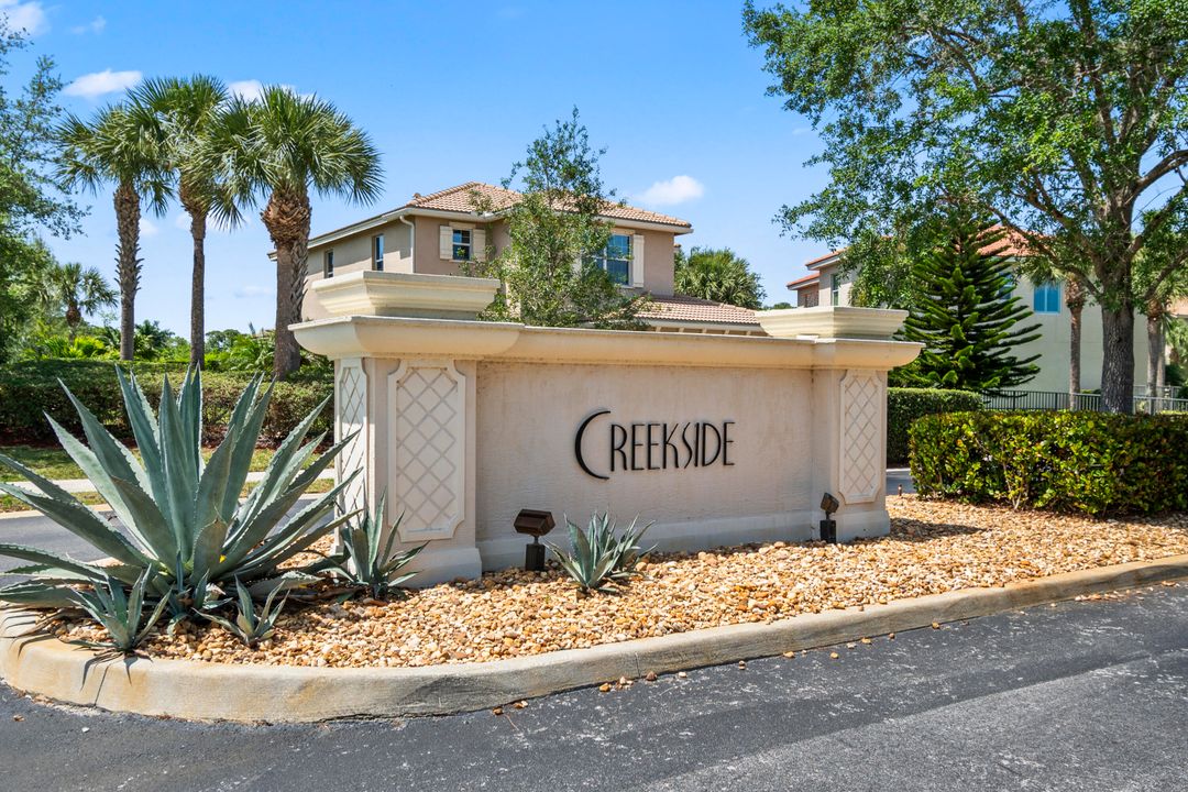 Active With Contract: $542,000 (4 beds, 2 baths, 2076 Square Feet)