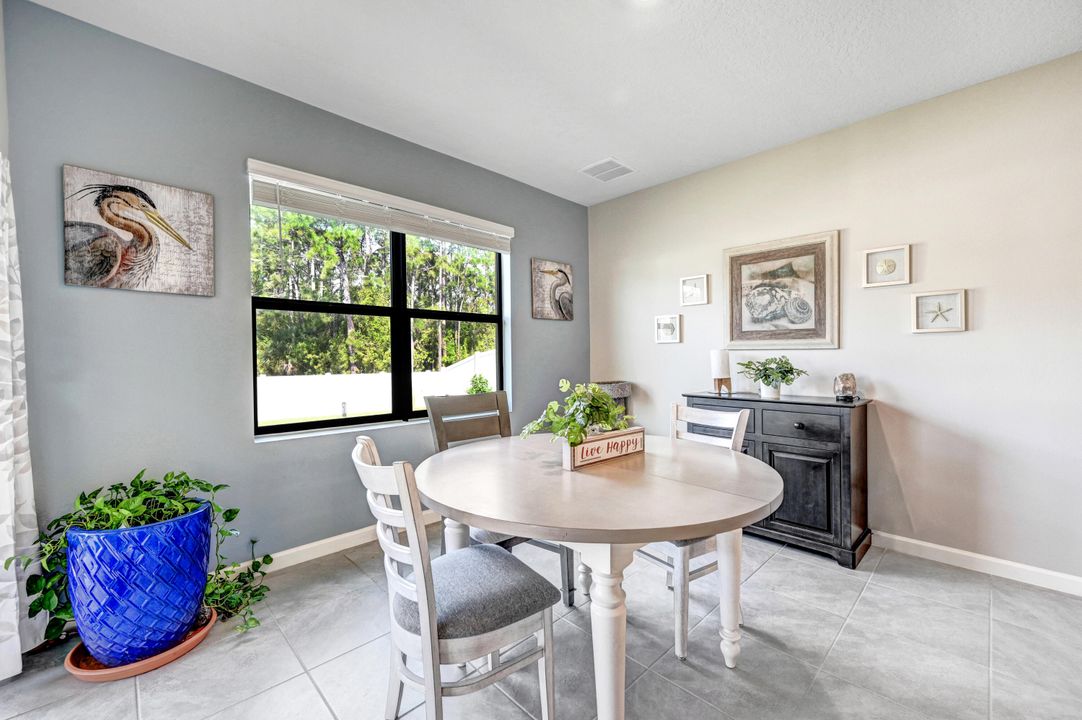 For Sale: $359,900 (3 beds, 2 baths, 1676 Square Feet)