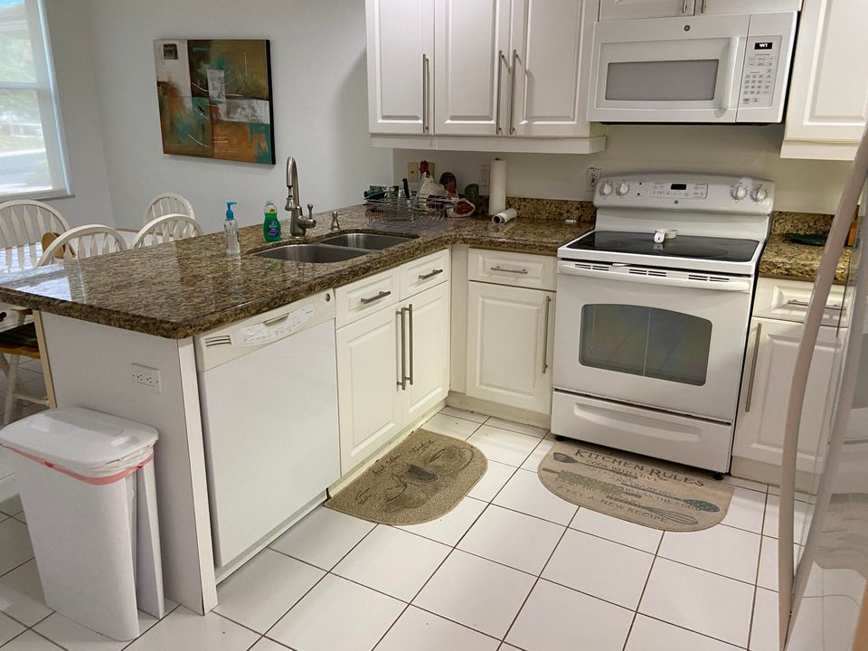 Active With Contract: $10,000 (3 beds, 2 baths, 1957 Square Feet)
