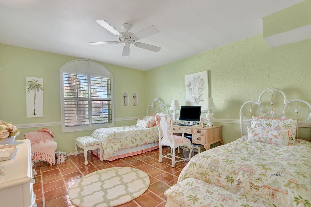 For Sale: $2,200,000 (3 beds, 2 baths, 2079 Square Feet)