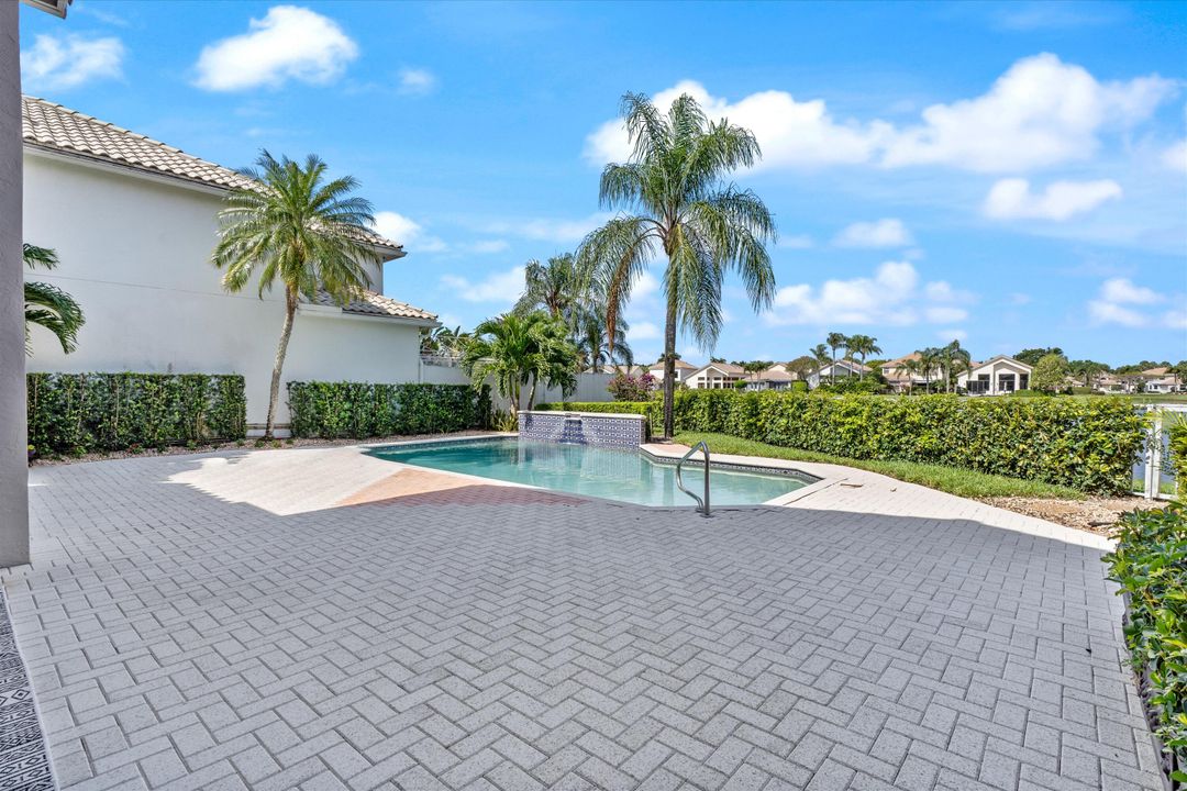 Active With Contract: $2,499,000 (4 beds, 5 baths, 3069 Square Feet)