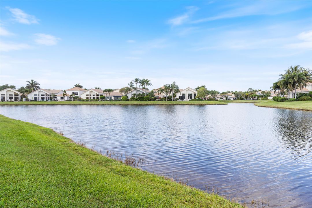 Active With Contract: $2,499,000 (4 beds, 5 baths, 3069 Square Feet)