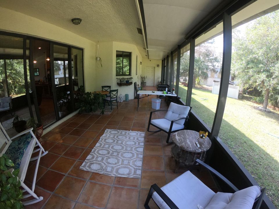 En Venta: $889,000 (3 camas, 2 baños, 2073 Pies cuadrados)