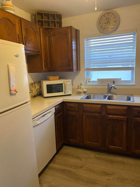 For Rent: $1,800 (2 beds, 2 baths, 1080 Square Feet)