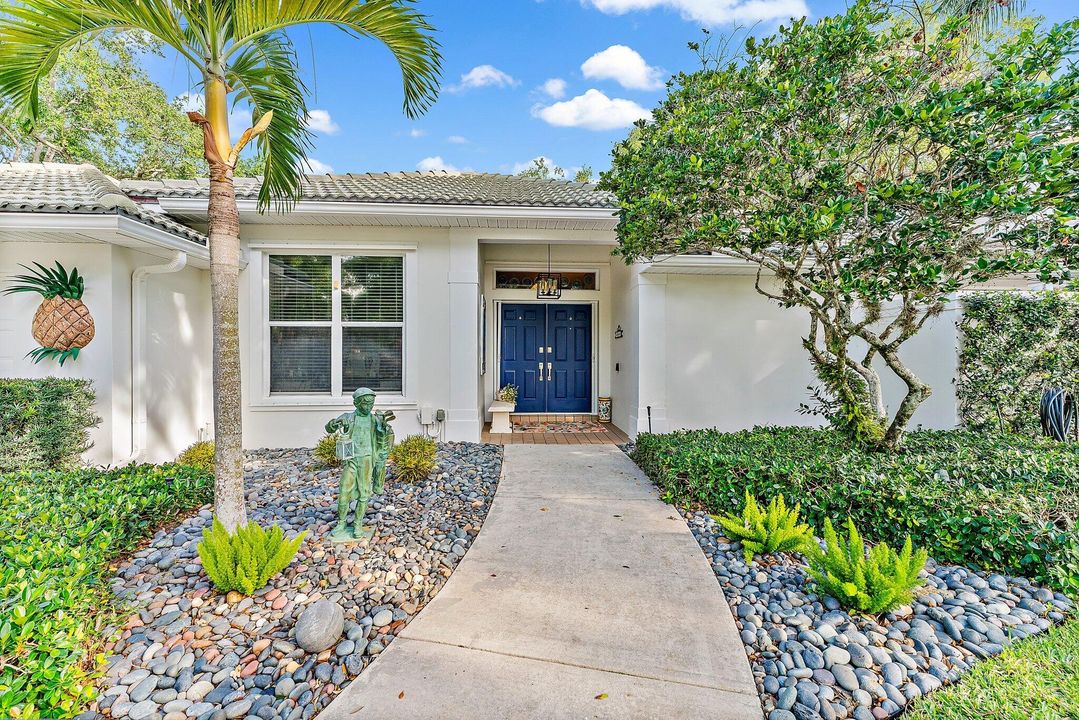 For Sale: $990,000 (4 beds, 3 baths, 2386 Square Feet)