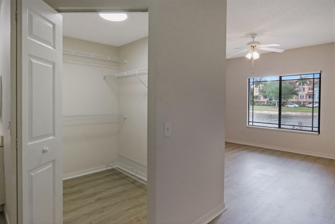 Active With Contract: $2,500 (2 beds, 2 baths, 1070 Square Feet)
