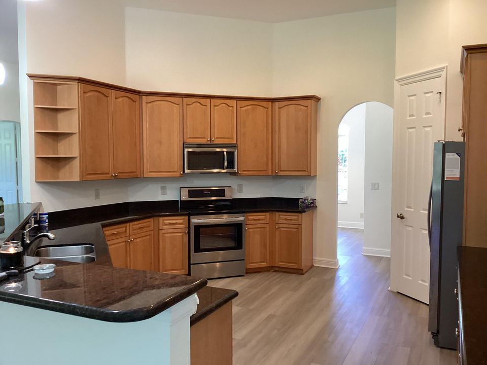 Active With Contract: $5,000 (3 beds, 2 baths, 2757 Square Feet)