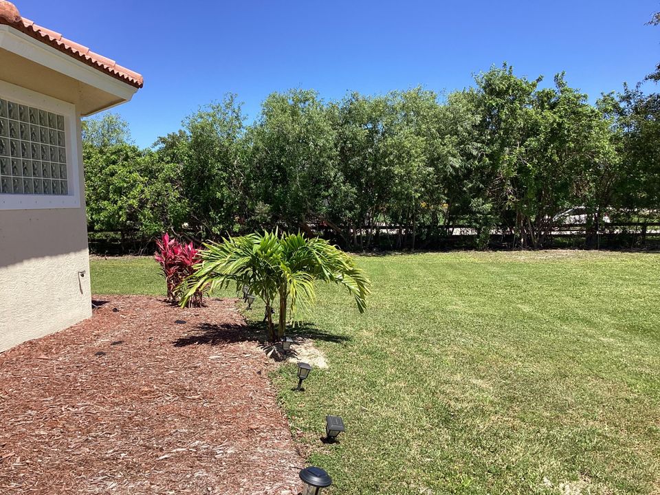 Active With Contract: $5,000 (3 beds, 2 baths, 2757 Square Feet)