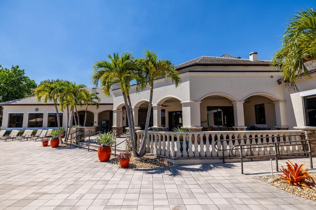 For Sale: $1,895,000 (6 beds, 5 baths, 5595 Square Feet)