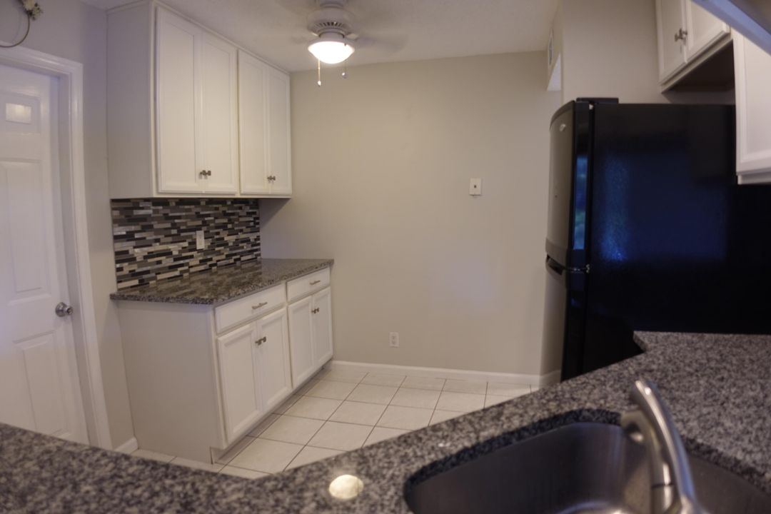 Active With Contract: $2,200 (2 beds, 2 baths, 996 Square Feet)