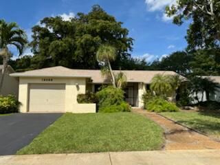 Active With Contract: $300,000 (2 beds, 2 baths, 1601 Square Feet)
