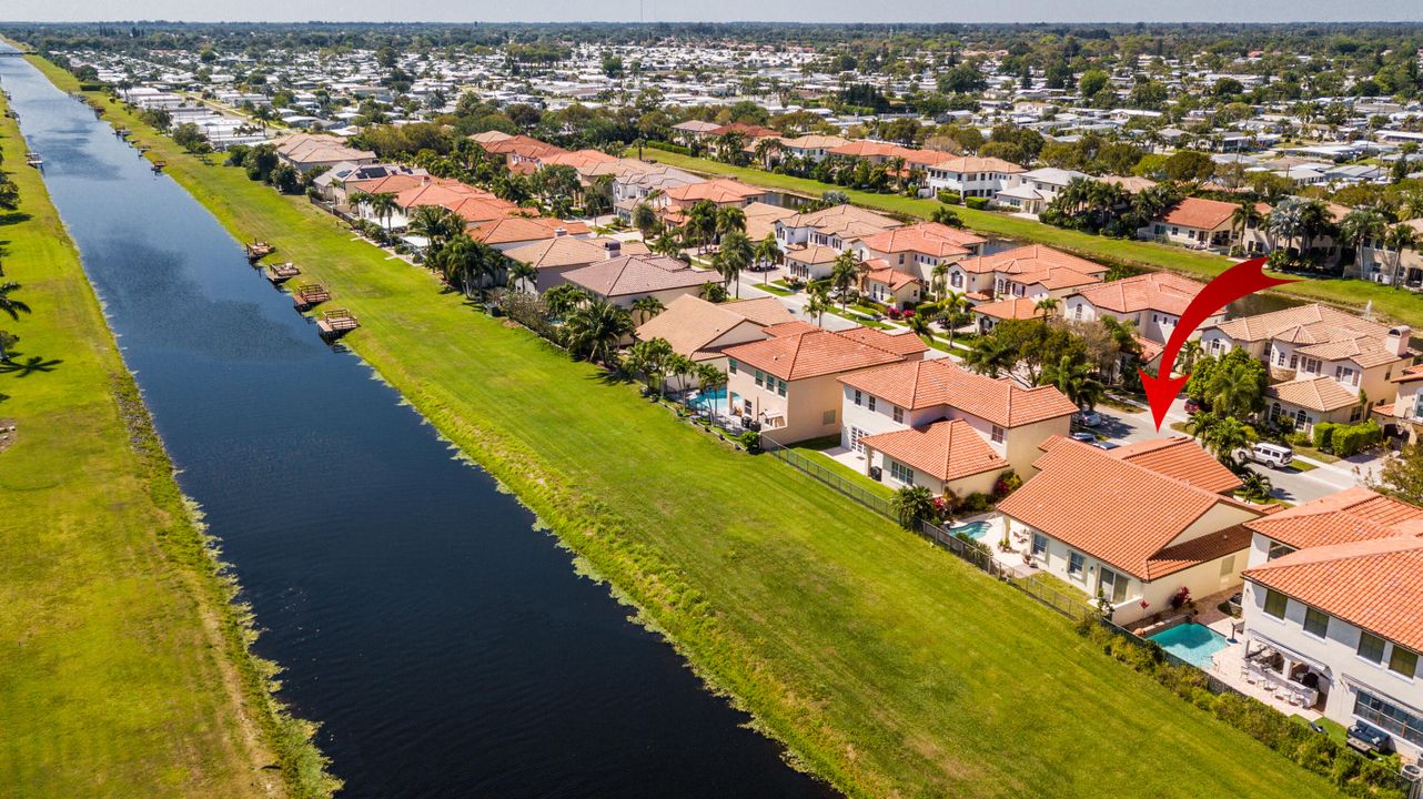 Active With Contract: $759,000 (4 beds, 2 baths, 2405 Square Feet)