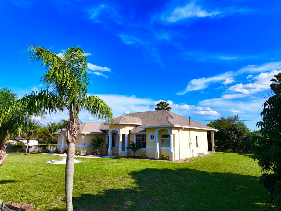 Active With Contract: $639,000 (4 beds, 2 baths, 2393 Square Feet)